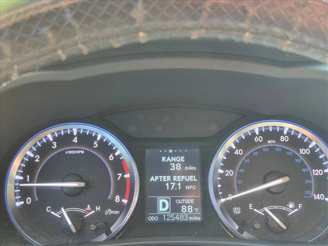Used 2015 Toyota Highlander Plus FWD image 9
