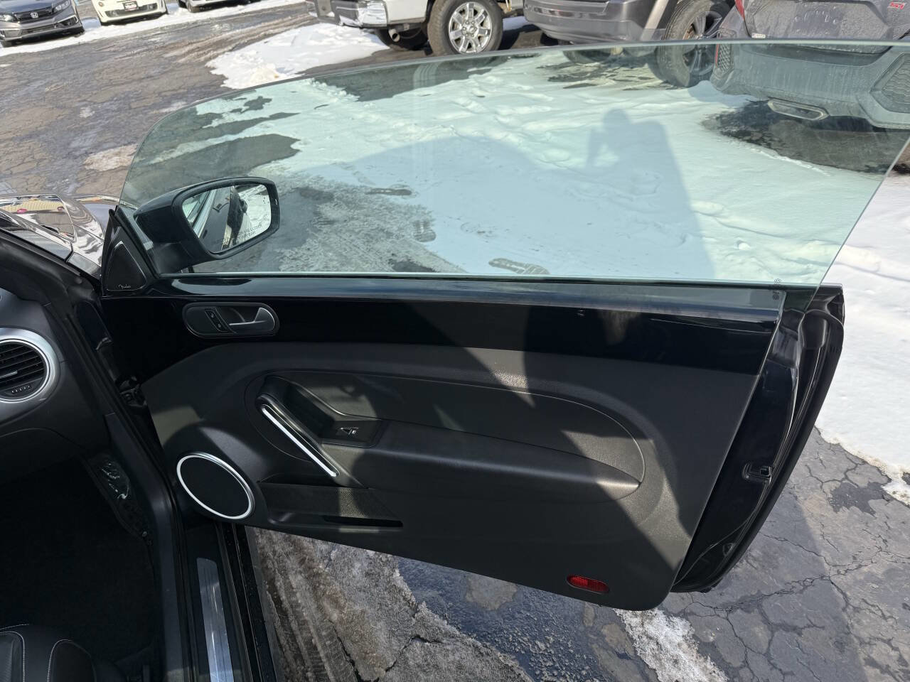 Used 2014 Volkswagen Beetle TDI image 12