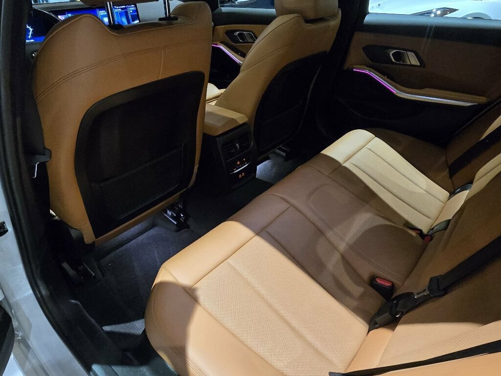 Used 2023 BMW 330i Sedan w/ Convenience Package RWD image 13