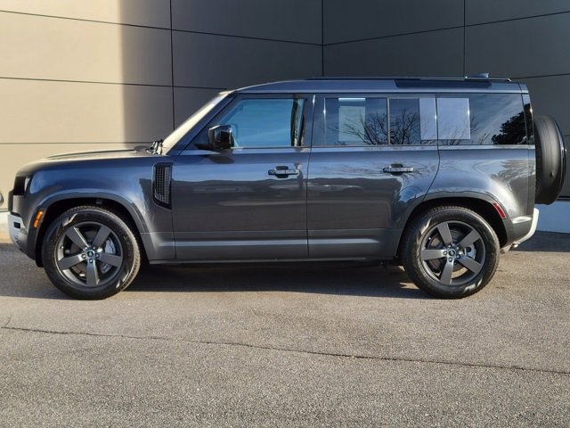 Used 2025 Land Rover Defender 110 S image 2