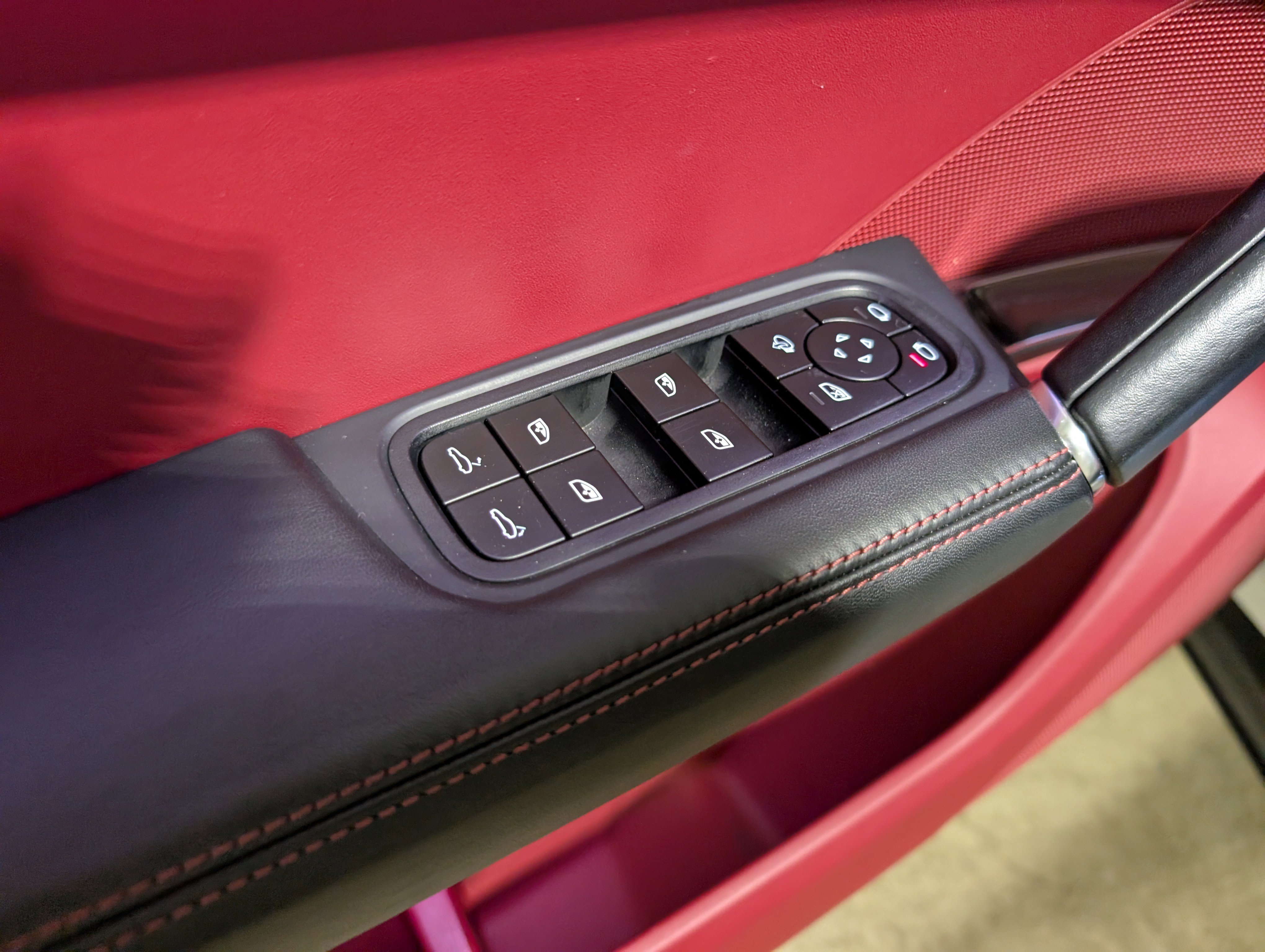 Certified 2022 Porsche Cayenne Turbo image 18