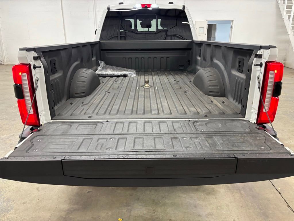 Used 2025 Ford F350 King Ranch w/ FX4 Off-Road Package image 23