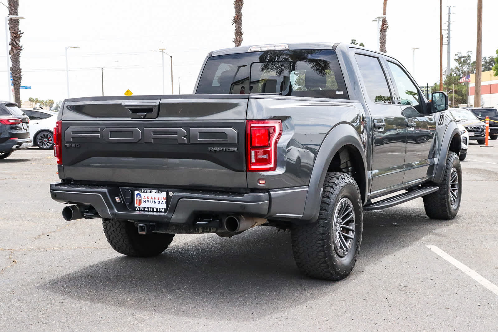 Used 2019 Ford F150 Raptor w/ Equipment Group 802A Luxury AWD/4WD image 11