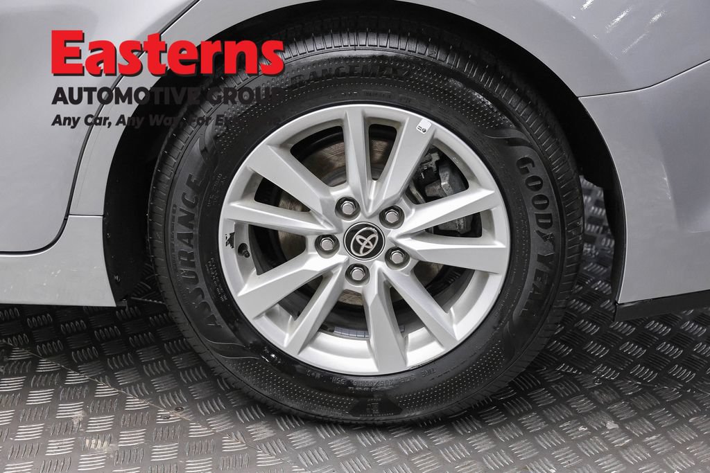 Used 2025 Toyota Camry LE w/ Convenience Package FWD image 8