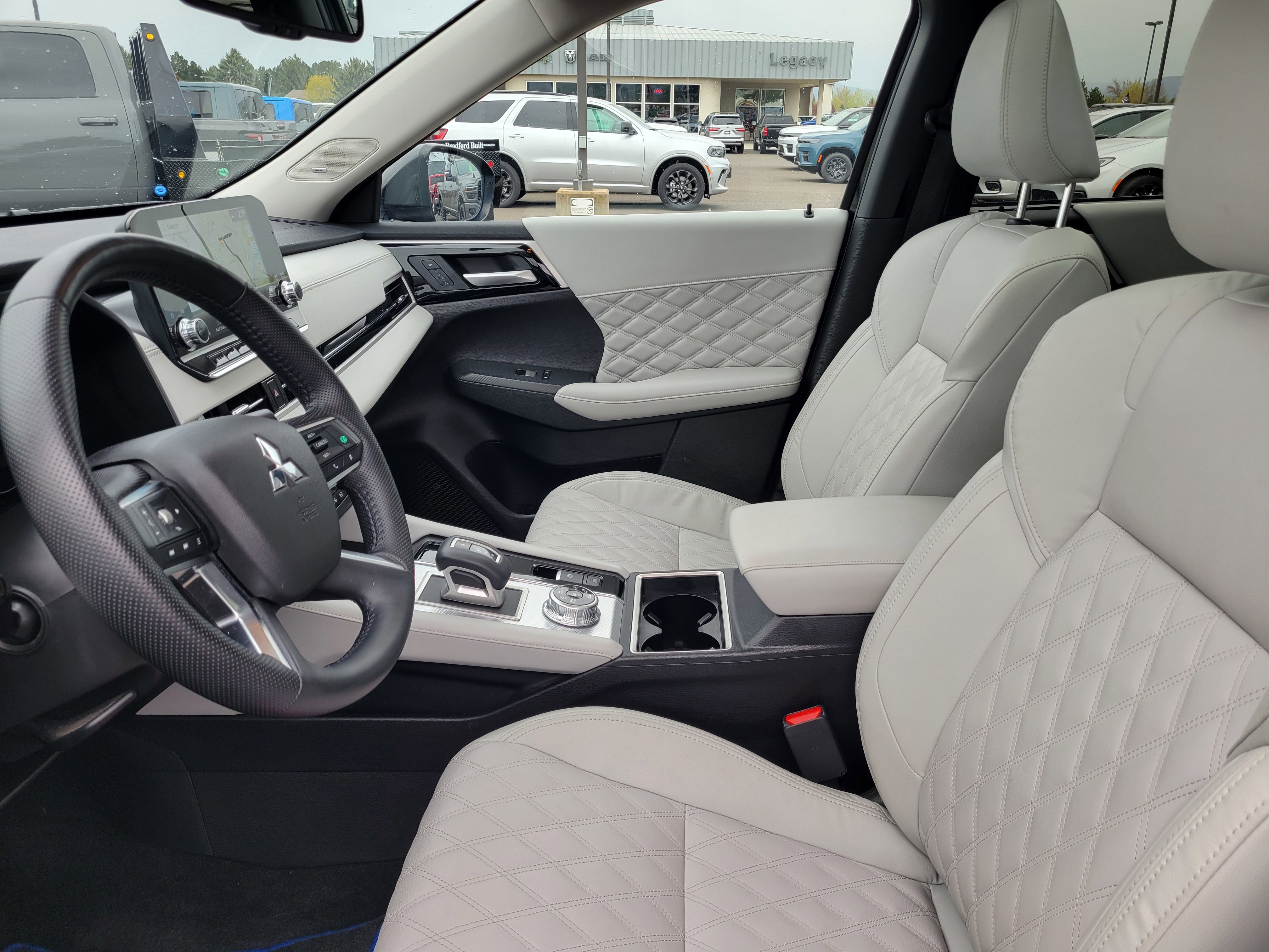 Used 2024 Mitsubishi Outlander SEL image 7