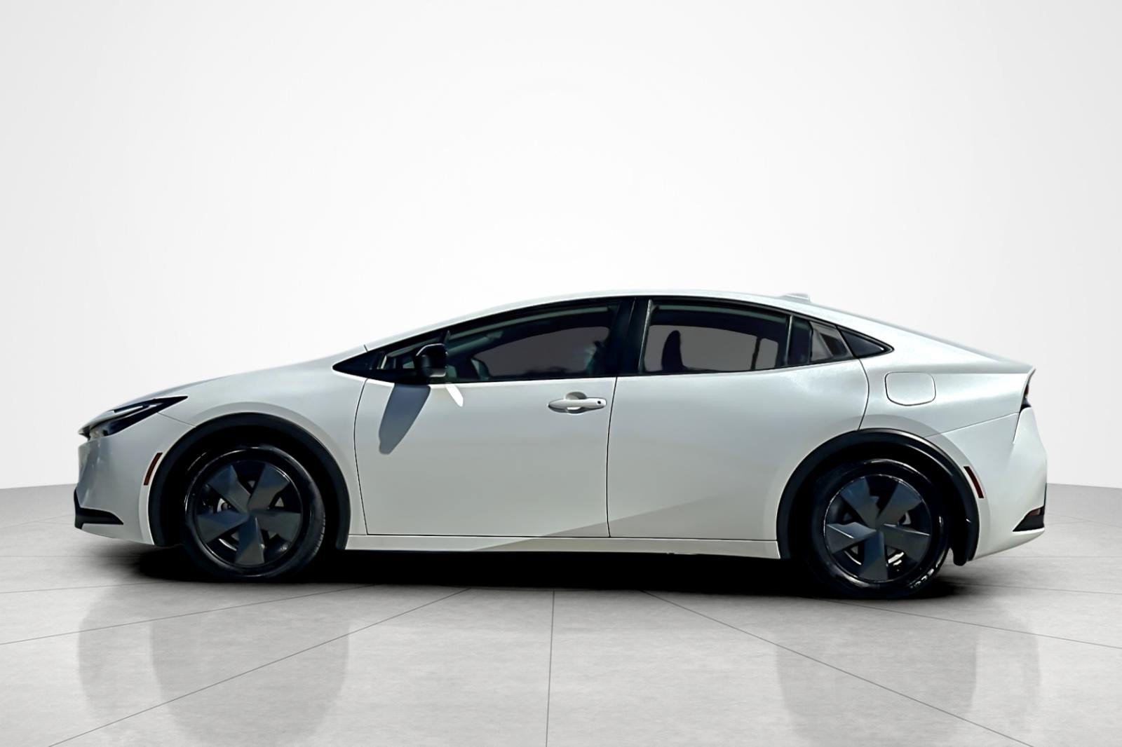 Certified 2023 Toyota Prius LE FWD image 2