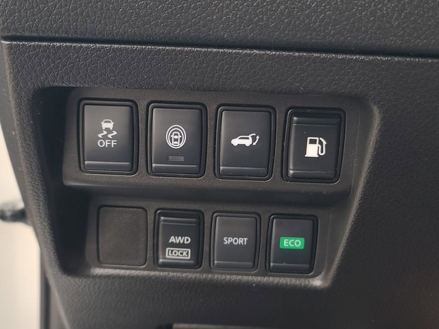 Used 2020 Nissan Rogue SV image 29