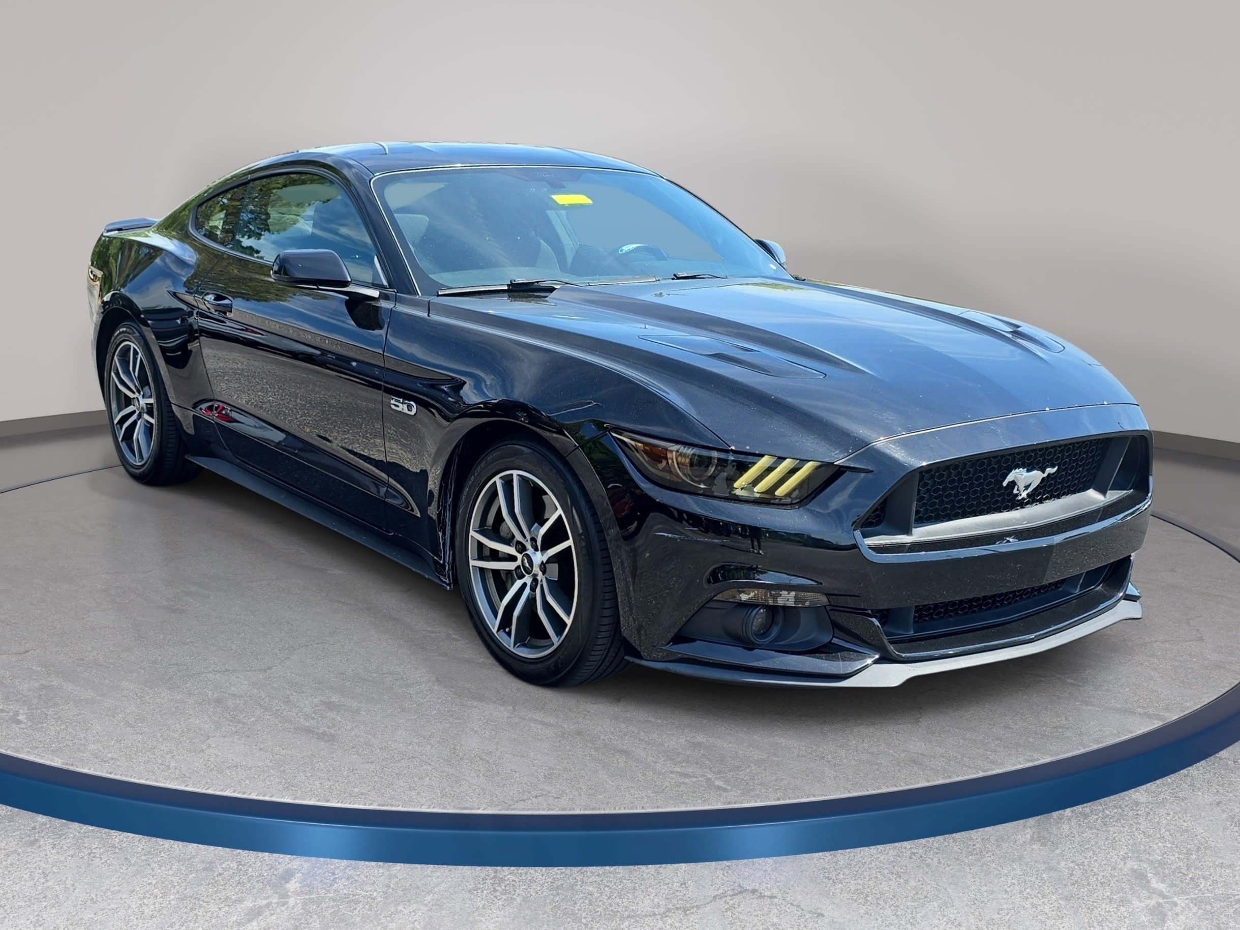 Used 2015 Ford Mustang GT RWD image 3