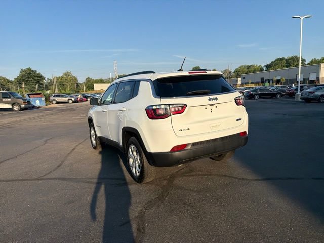 Used 2024 Jeep Compass Latitude AWD/4WD image 13