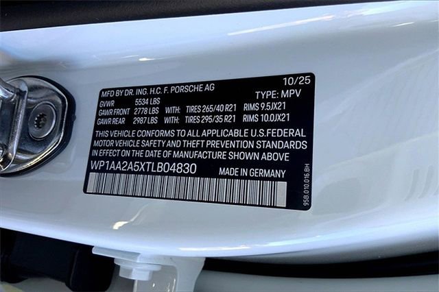 Certified 2026 Porsche Macan AWD/4WD image 42