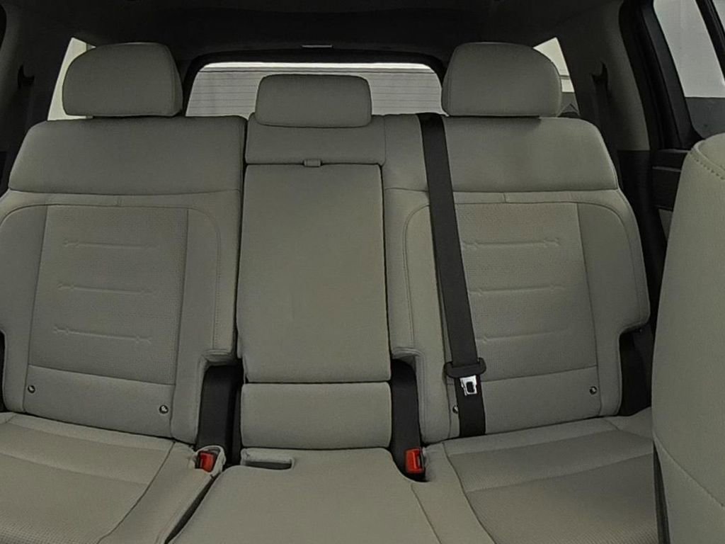 Used 2025 Hyundai Santa Fe Limited image 28