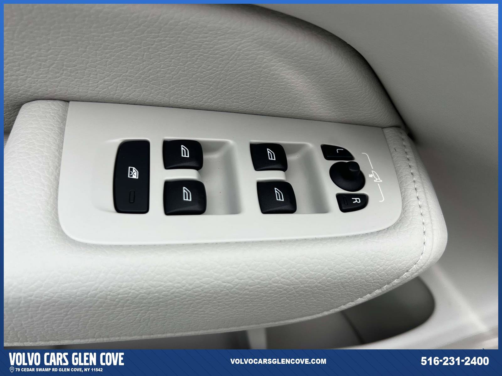 Used 2022 Volvo XC60 B5 Momentum w/ Climate Package AWD/4WD image 16
