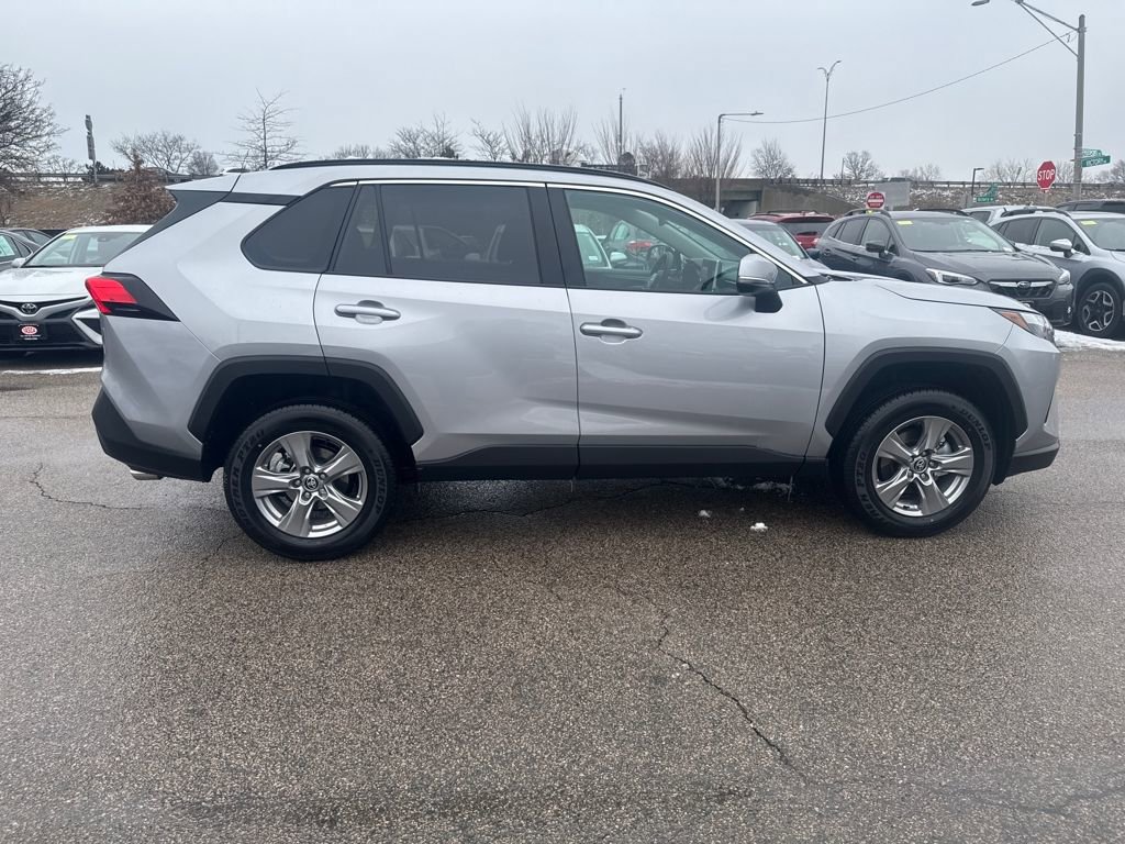 Used 2025 Toyota RAV4 XLE image 9