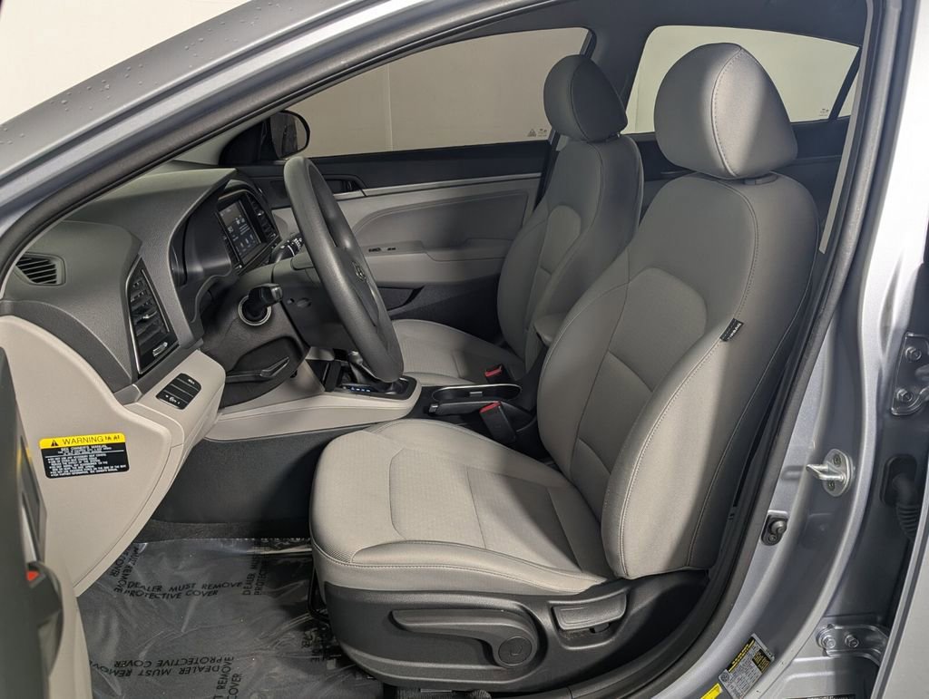 Used 2017 Hyundai Elantra SE image 14