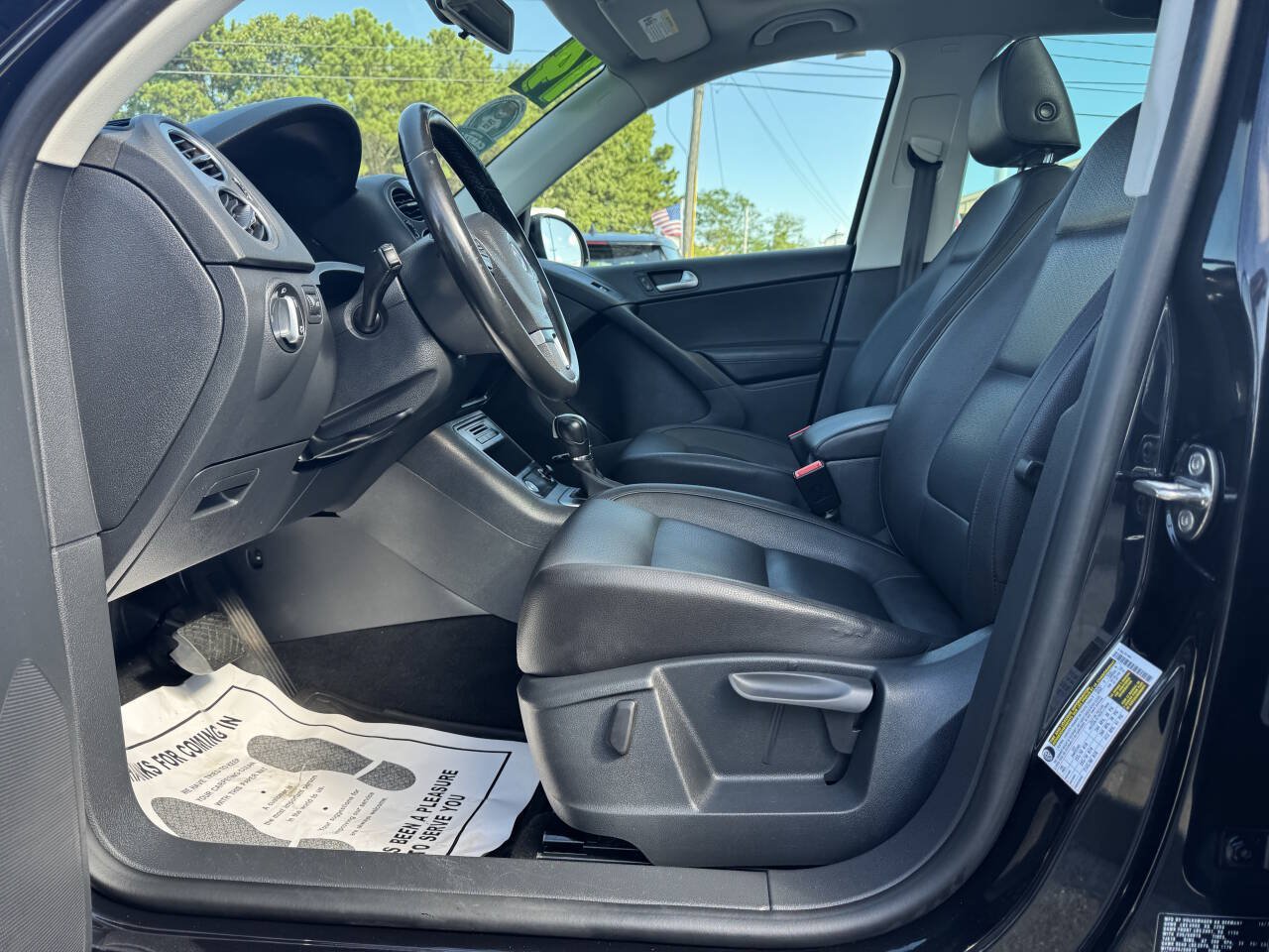 Used 2014 Volkswagen Tiguan SEL AWD/4WD image 16