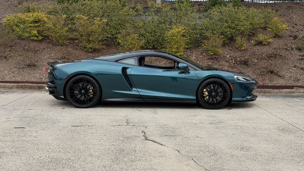 Used 2021 McLaren GT image 2