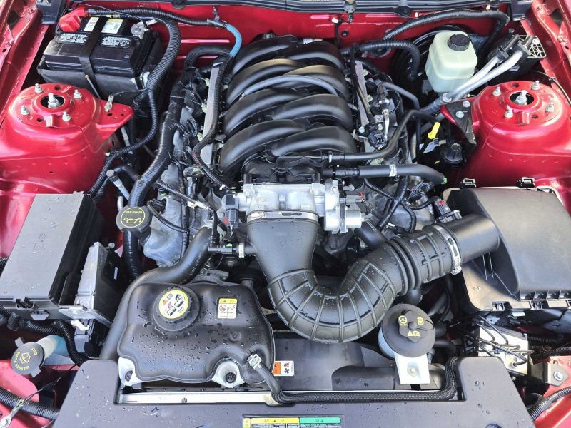 Used 2005 Ford Mustang GT Premium image 34