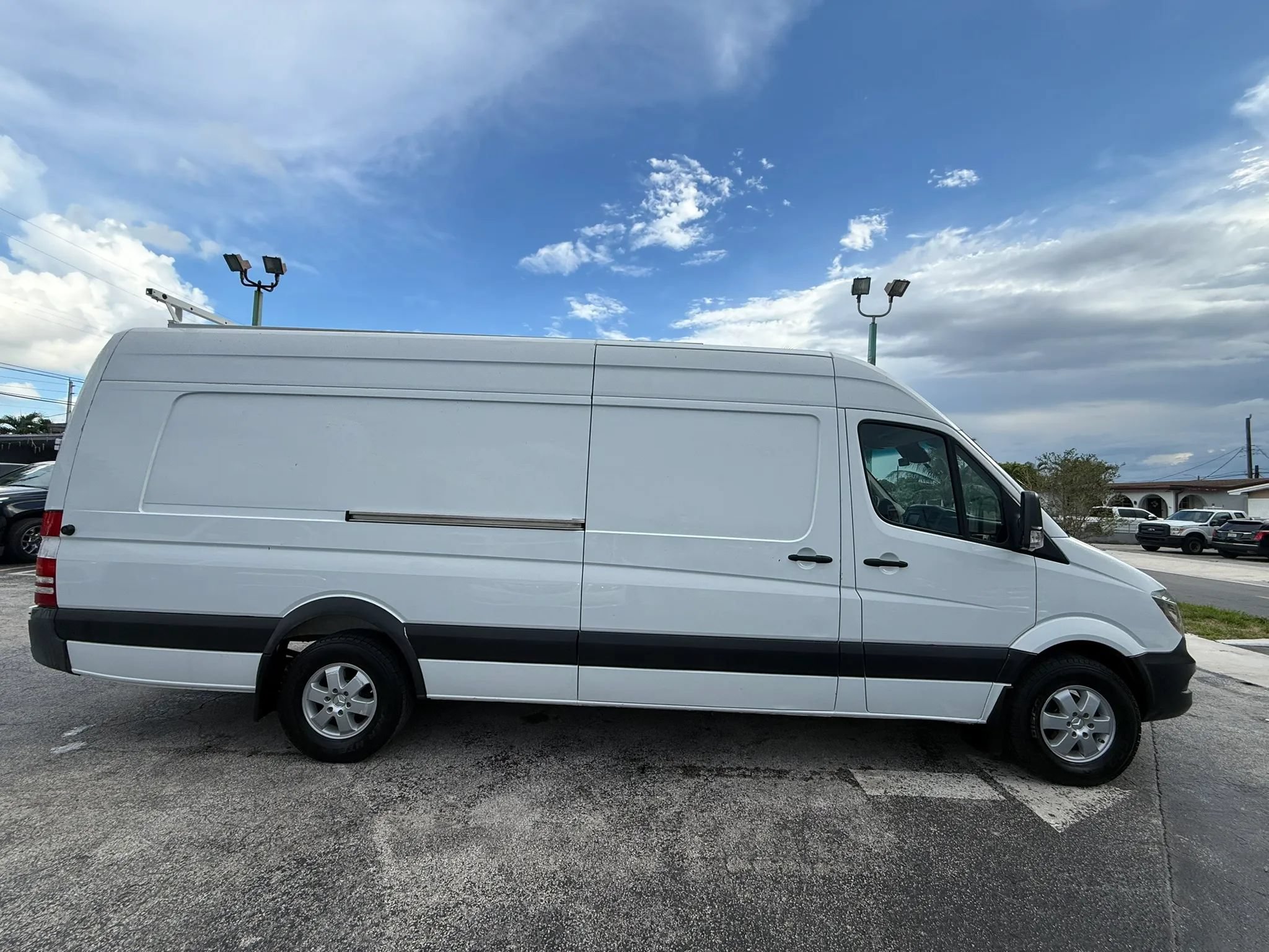 Used 2014 Mercedes-Benz Sprinter 2500 w/ Active Safety Plus Package image 6