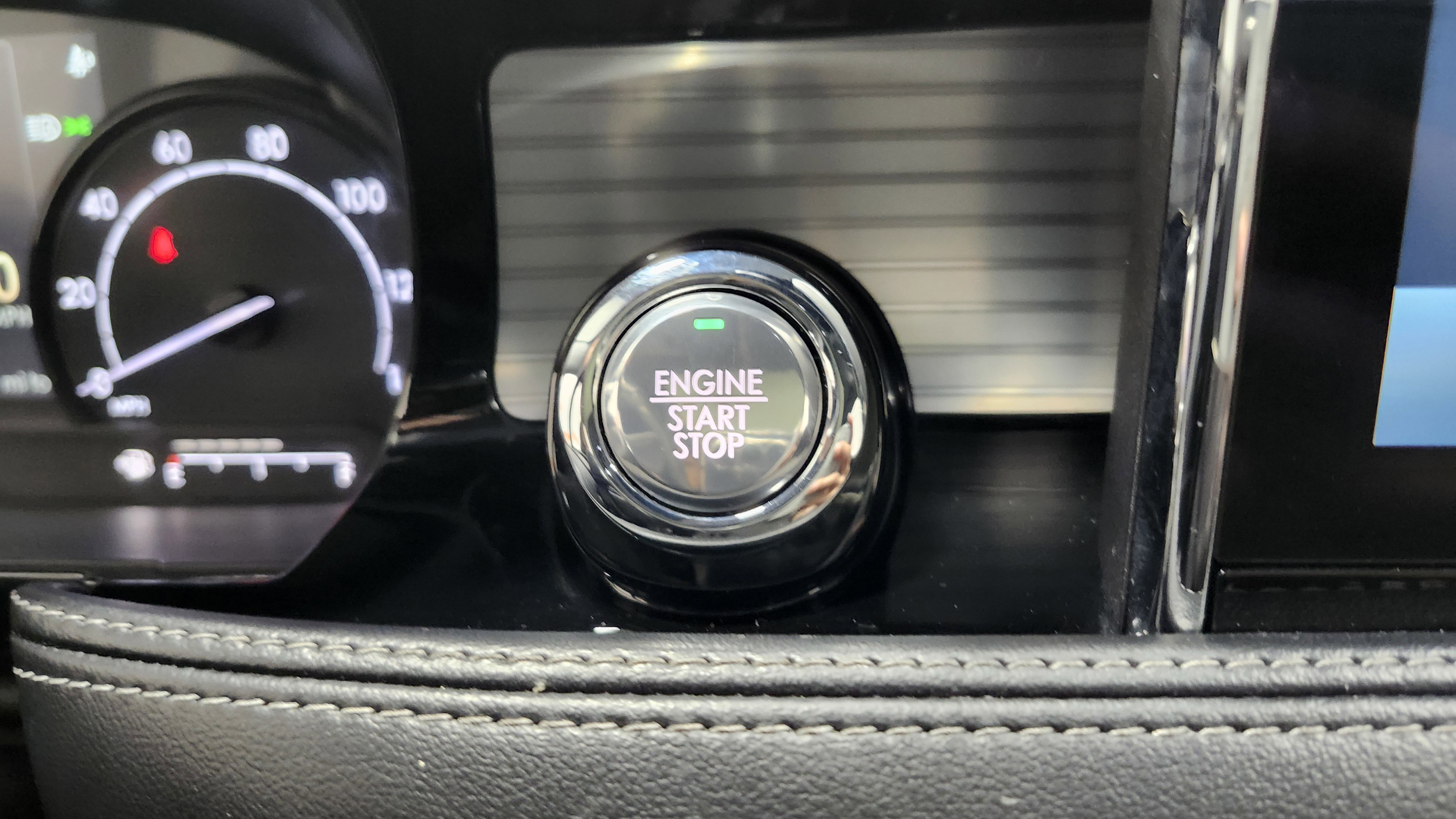 Used 2021 Lincoln Corsair AWD w/ Premium Package image 9