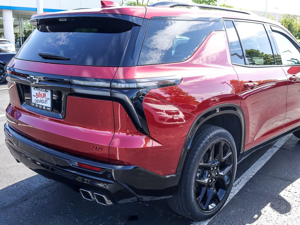 Used 2024 Chevrolet Traverse RS w/ LPO, Floor Liner Package AWD/4WD image 9