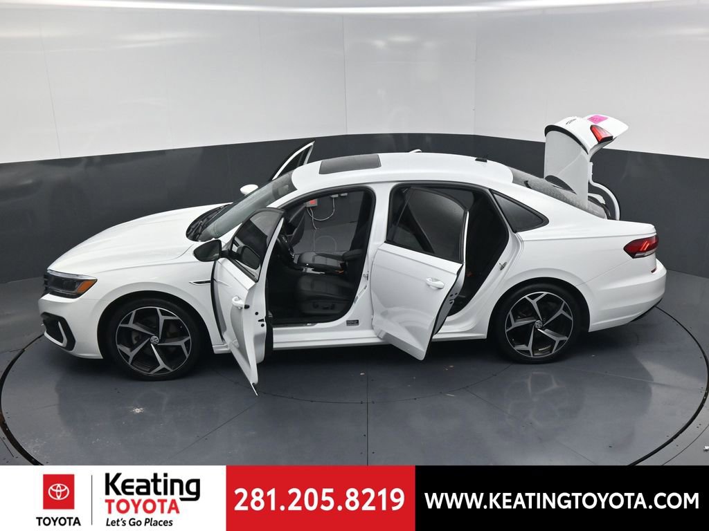 Used 2022 Volkswagen Passat 2.0T R-Line image 24