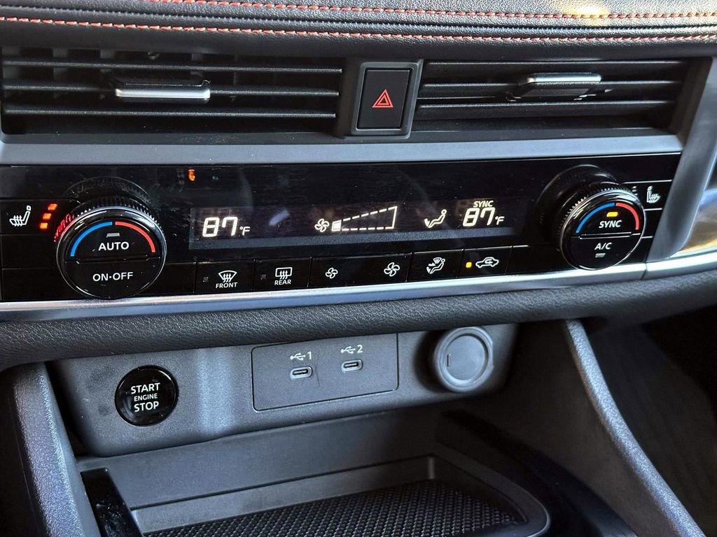 Certified 2025 Nissan Rogue SV image 30