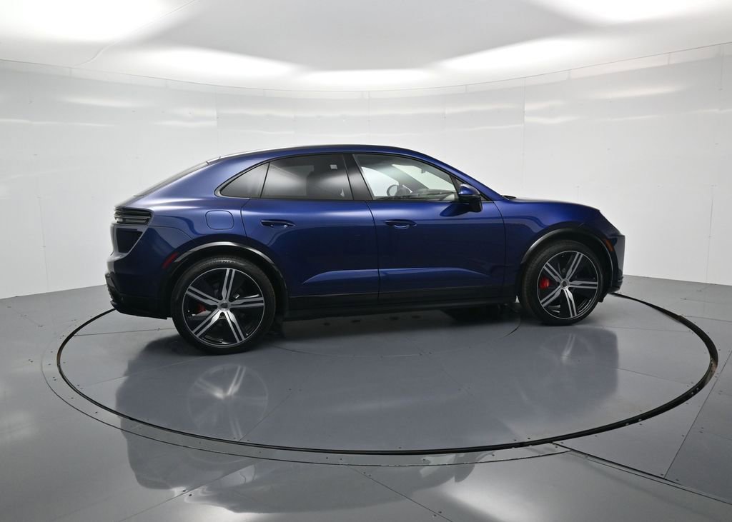 New 2026 Porsche Macan Turbo Electric image 31