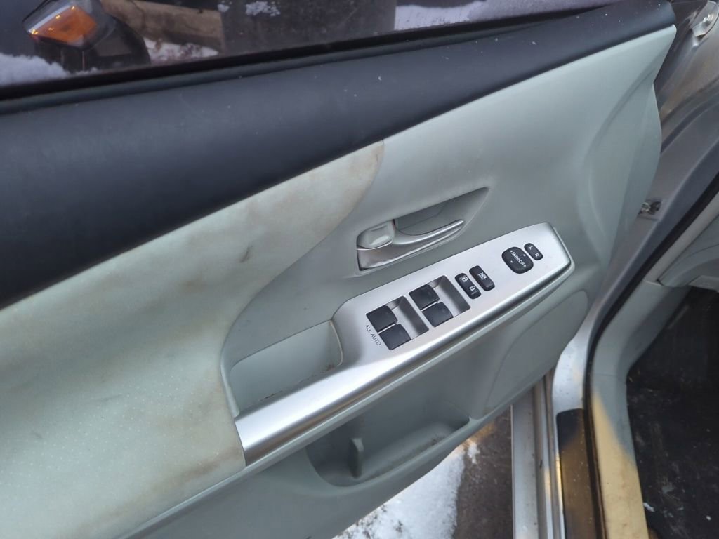 Used 2013 Toyota Prius V Three image 8