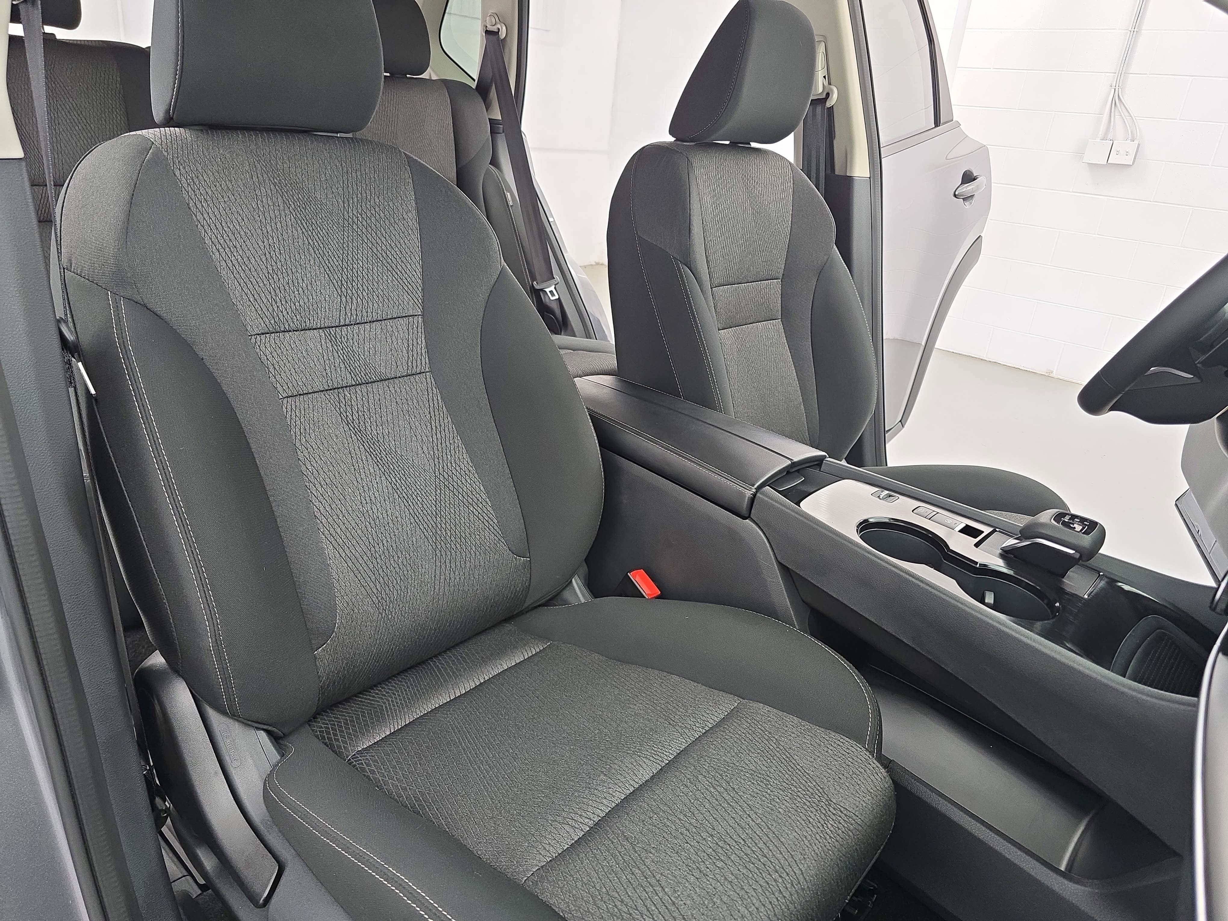 Certified 2025 Nissan Rogue SV FWD image 10