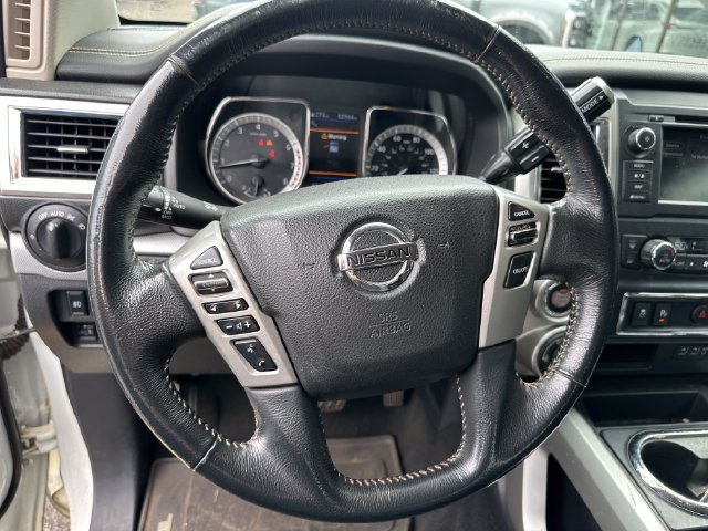 Used 2019 Nissan Titan PRO-4X AWD/4WD image 12