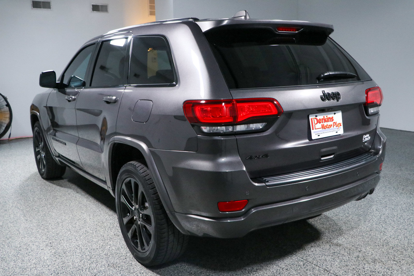 Used 2021 Jeep Grand Cherokee Laredo X AWD/4WD image 9