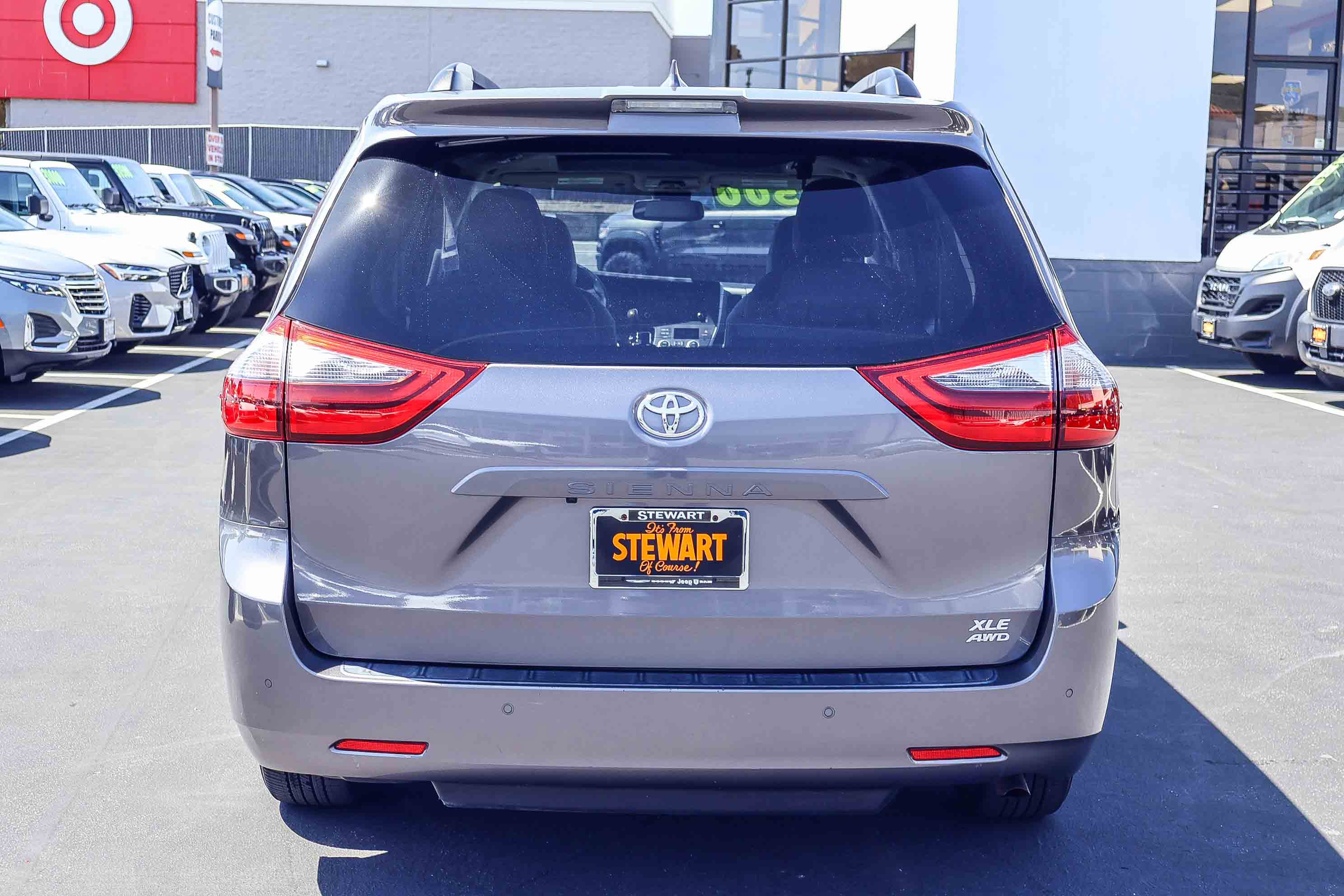 Used 2020 Toyota Sienna XLE w/ XLE Navigation Package AWD/4WD image 22