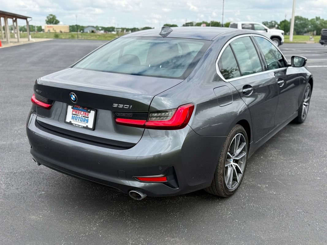 Used 2021 BMW 330i xDrive Sedan AWD/4WD image 4