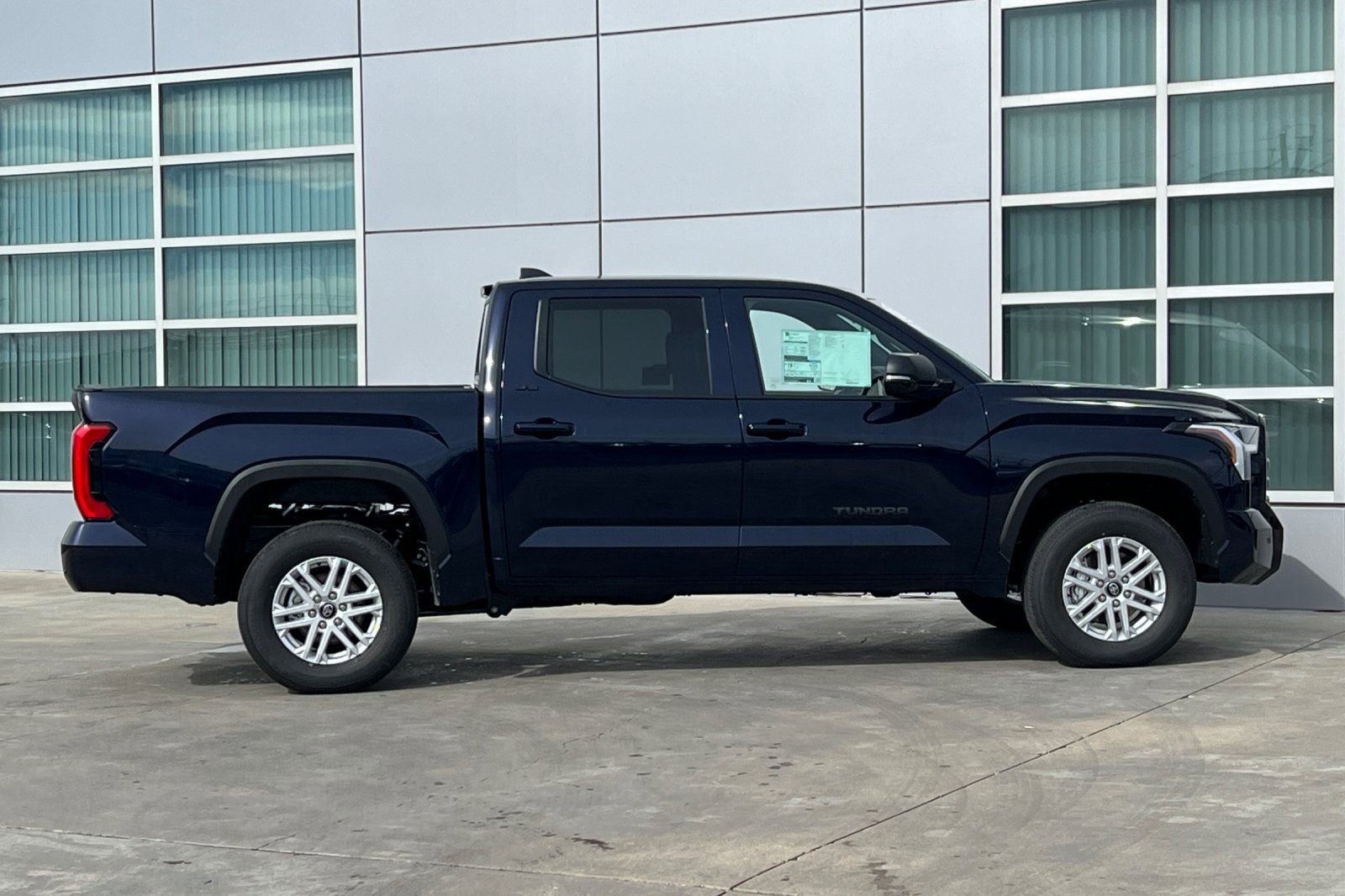 Used 2025 Toyota Tundra SR5 w/ SR5 Premium Package AWD/4WD image 3