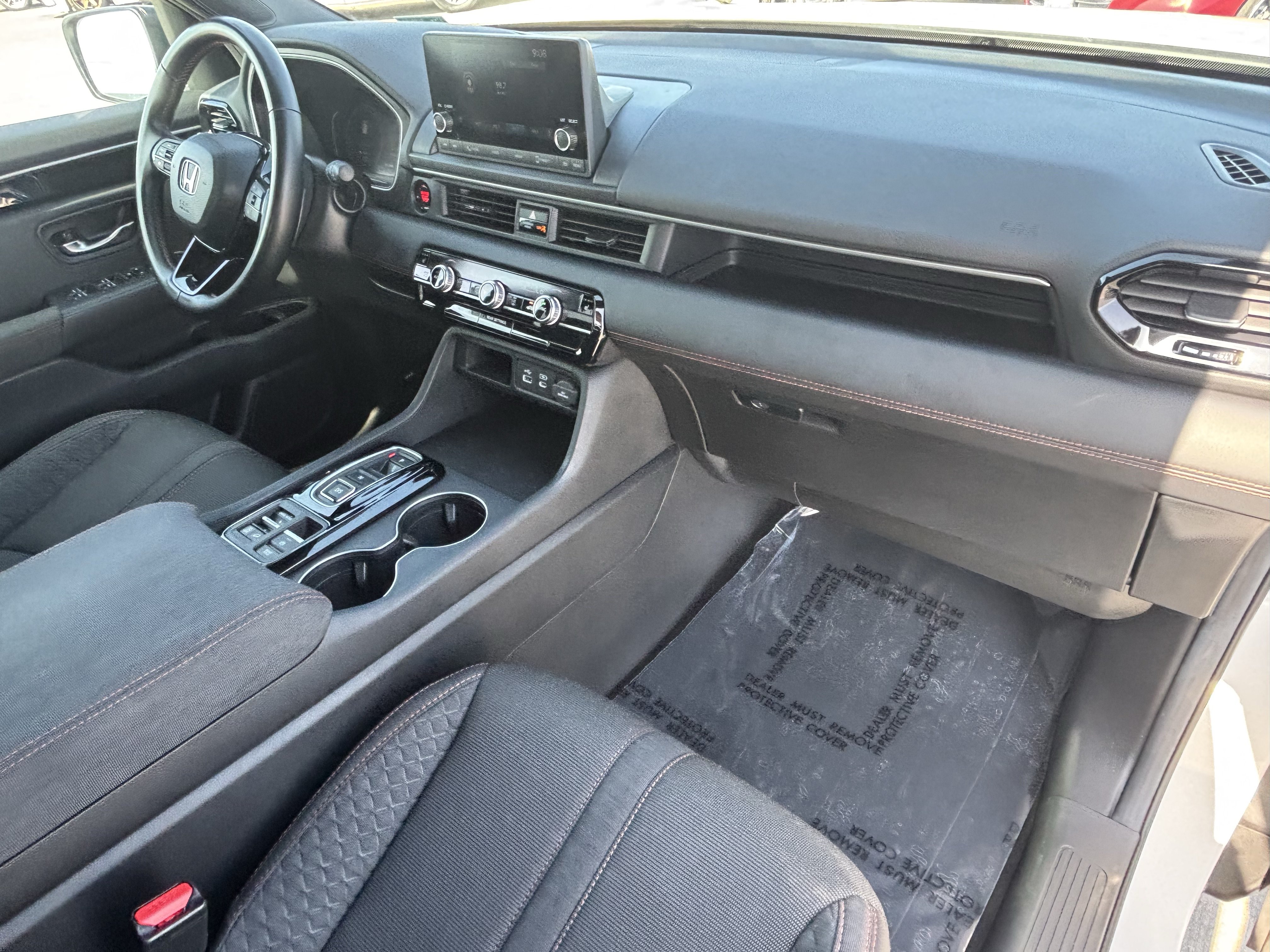 Used 2025 Honda Pilot Sport image 8
