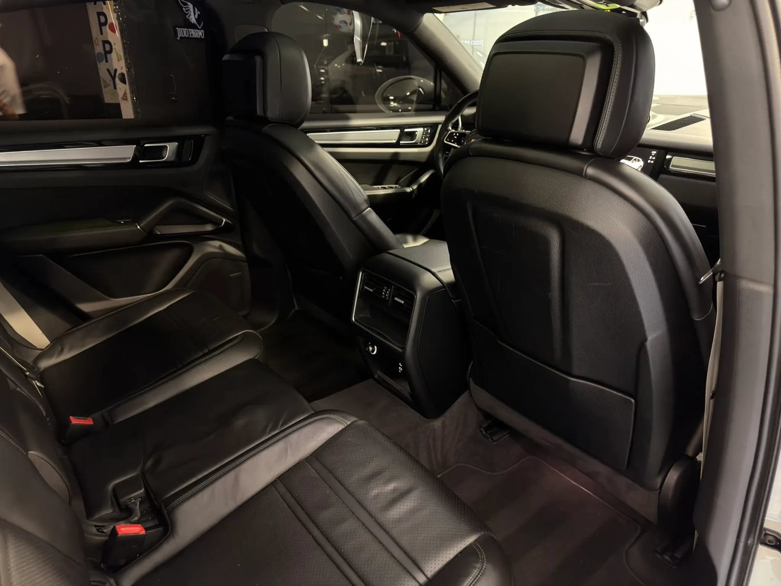Used 2022 Porsche Cayenne S Platinum AWD/4WD image 25
