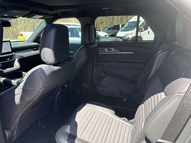 Used 2025 Ford Explorer ST-Line w/ Premium Package AWD/4WD image 10