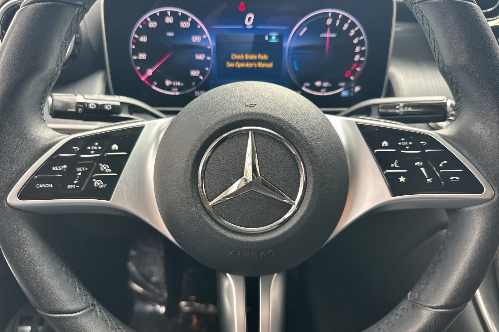 Used 2025 Mercedes-Benz GLC 350e 4MATIC image 11