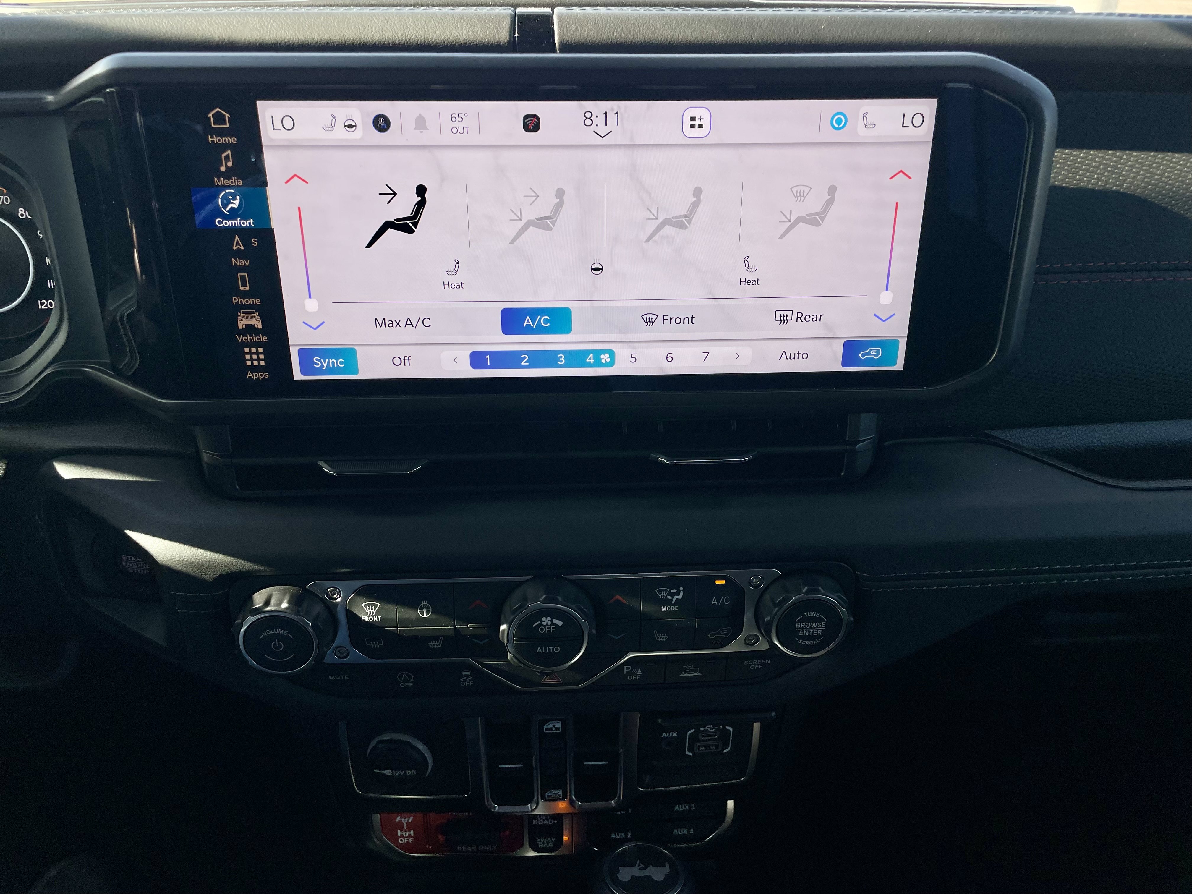 Used 2026 Jeep Wrangler Unlimited Rubicon AWD/4WD image 18