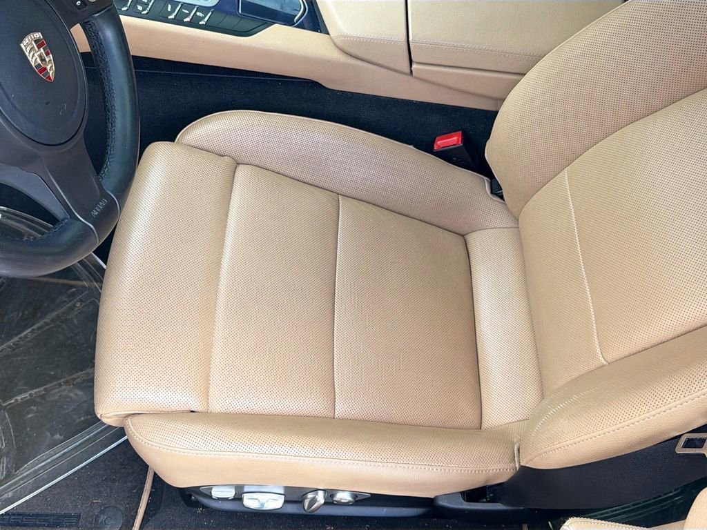 Used 2013 Porsche Panamera 4 Platinum Edition image 21