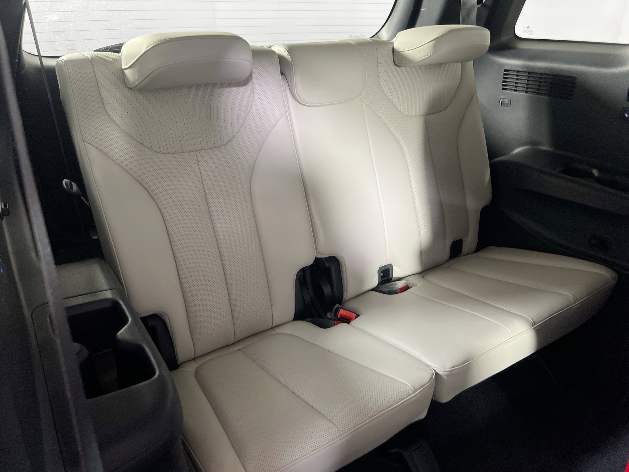 Used 2023 Hyundai Palisade Calligraphy image 29