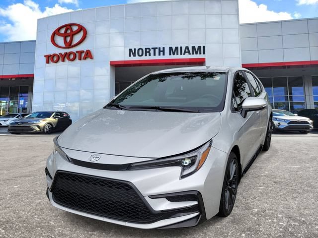 Used 2026 Toyota Corolla SE FWD image 2