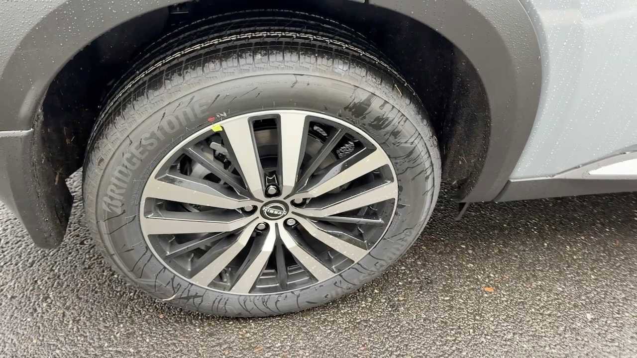 New 2025 Nissan Pathfinder Platinum w/ Cargo Package image 8