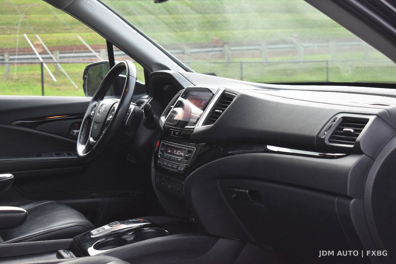 Used 2016 Honda Pilot Touring image 17