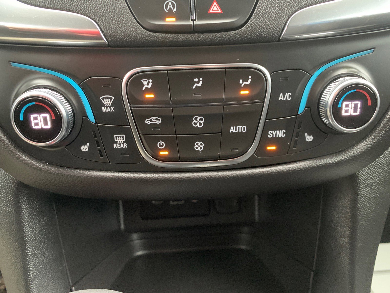 Used 2023 Chevrolet Equinox LT image 14