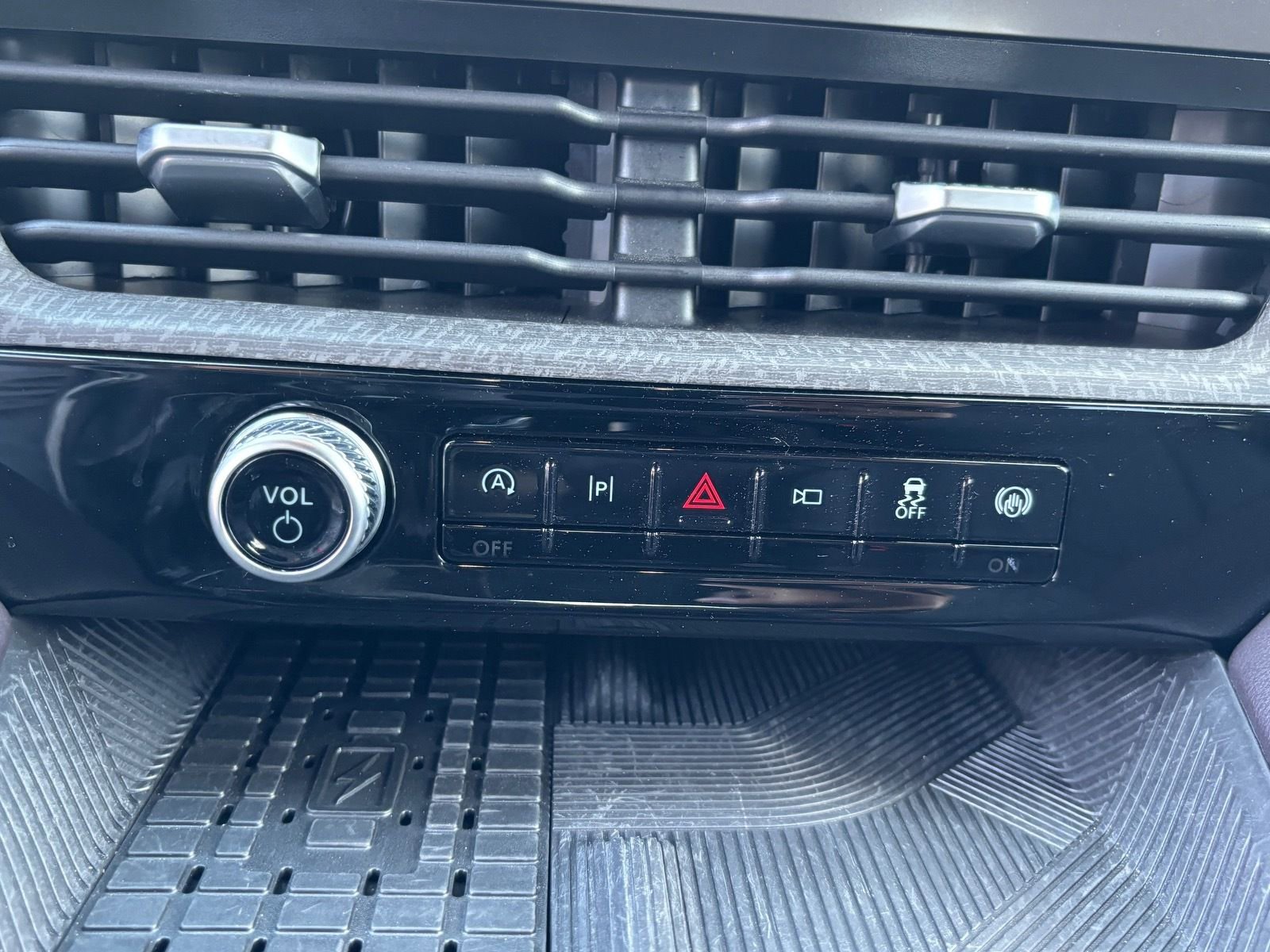 Used 2025 Ford Explorer Platinum w/ LUX Leather Package image 26