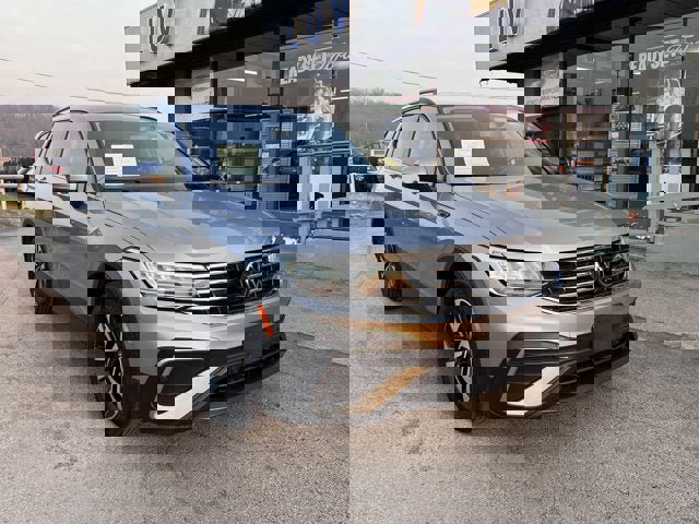 Used 2022 Volkswagen Tiguan S image 2