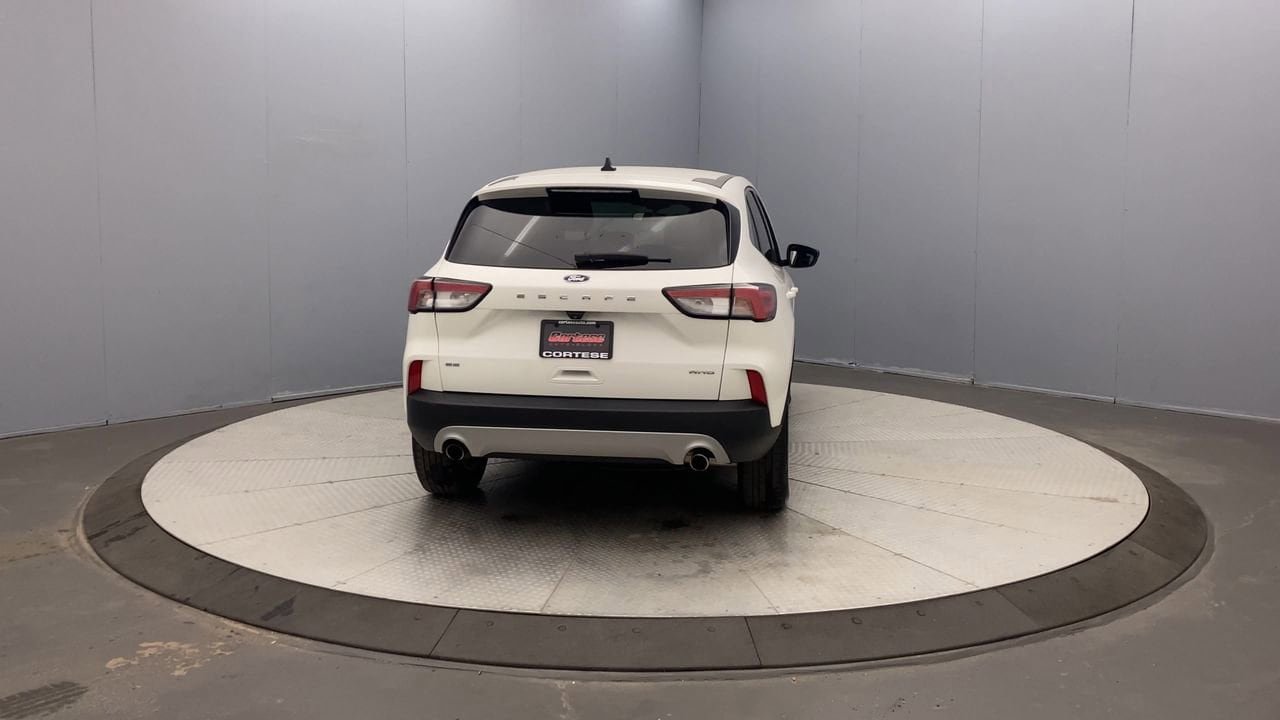 Used 2022 Ford Escape SE AWD/4WD image 4
