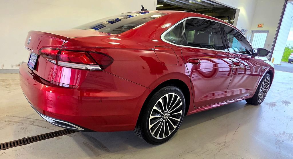 Used 2022 Volkswagen Passat 2.0T FWD image 12