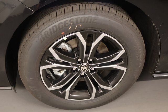 New 2026 Toyota Sienna Platinum AWD/4WD image 8